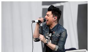 El exvocalista de Lostprophets, condenado por pedofilia, muere apuñalado en prisión