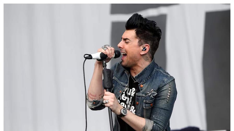 El exvocalista de Lostprophets, condenado por pedofilia, muere apuñalado en prisión
