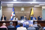 La JCE prohíbe publicar encuestas para evitar promoción electoral anticipada La JCE prohíbe publicar encuestas para evitar promoción electoral anticipada