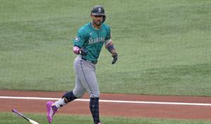 Julio Rodríguez y Jorge Polanco ponen a Marineros 2-0 en la Serie de Campeonato ante Azulejos