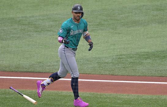 Julio Rodríguez y Jorge Polanco ponen a Marineros 2-0 en la Serie de Campeonato ante Azulejos