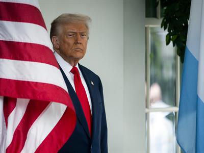 Trump amenaza con acabar ayudas pública por cierre de Gobierno