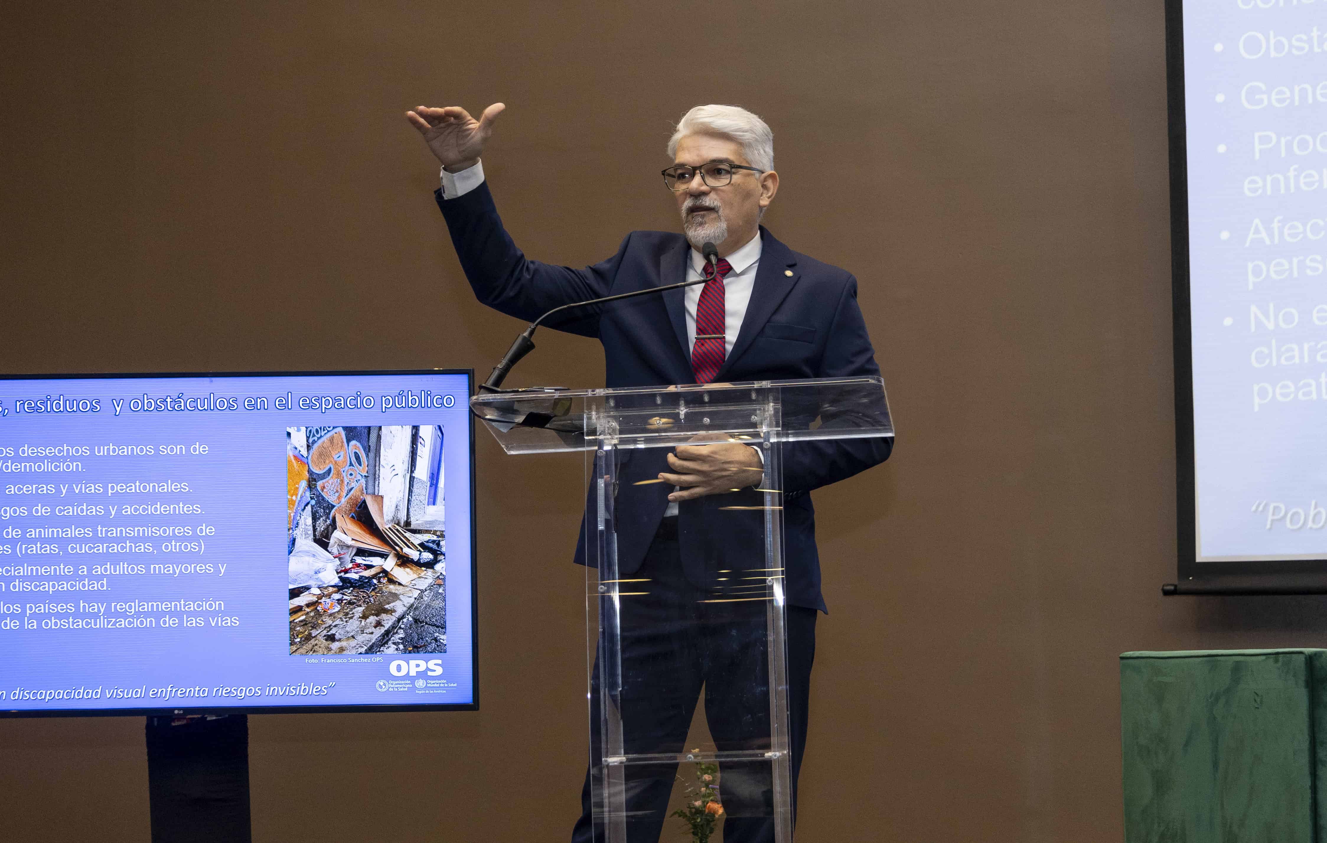 Bernardino Vitoy, experto internacional.