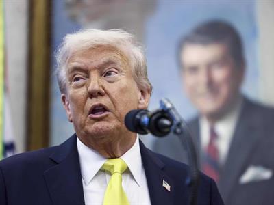 Donald Trump bromea que tras ataques a botes cerca de Venezuela