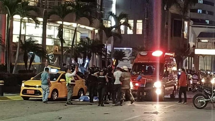 Al menos un fallecido y dos heridos tras la explosión de un vehículo en Ecuador Al menos un fallecido y dos heridos tras la explosión de un vehículo en Ecuador