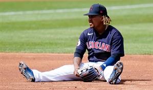 Seis dominicanos entre los finalistas al Guante de Oro