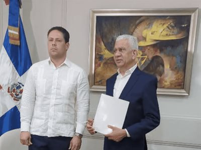 Negocios chinos inician entrega de estudios al Mived para reabrir