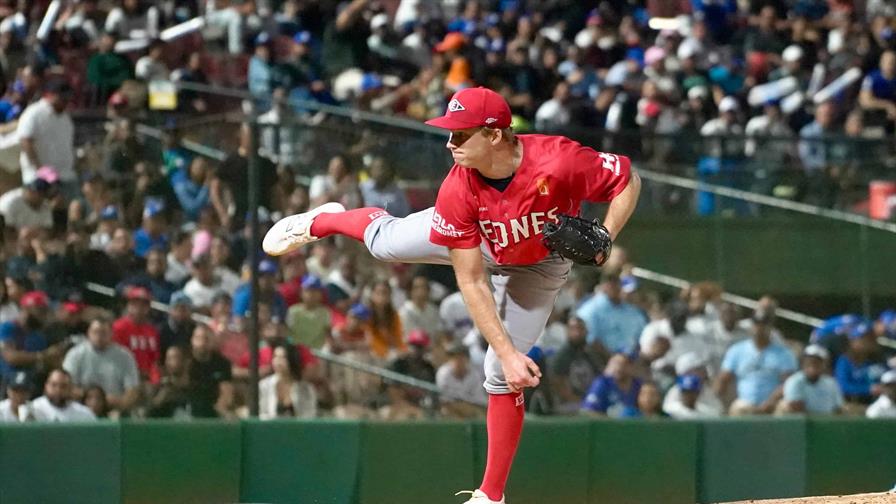 El campeón Leones del Escogido sale en defensa de su corona ante César Valdez y los Tigres del Licey El campeón Leones del Escogido sale en defensa de su corona ante César Valdez y los Tigres del Licey