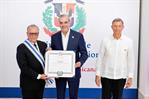 Abinader condecora a Frank Rainieri con la Orden del Mérito de Duarte, Sánchez y Mella Abinader condecora a Frank Rainieri con la Orden del Mérito de Duarte, Sánchez y Mella