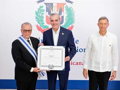 Orden del Mérito en República Dominicana para Frank Rainieri