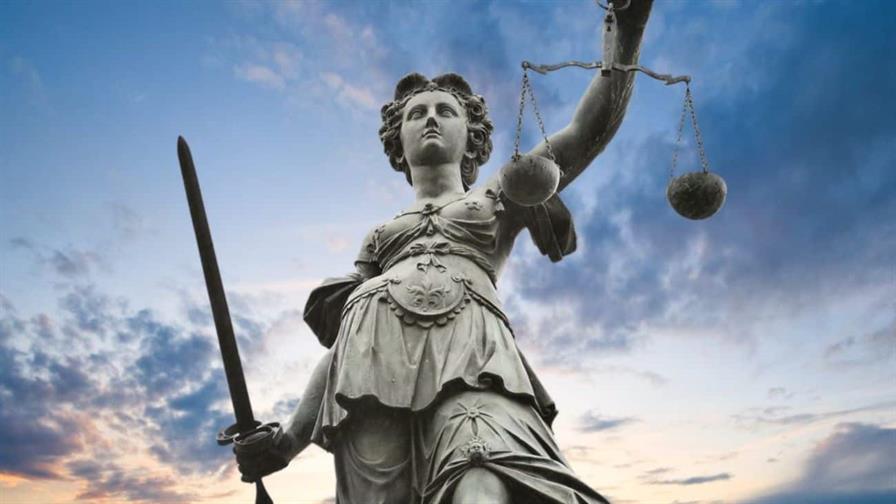 El Lawfare y la guerra jurídica del siglo XXI: Italia, Estados Unidos, Venezuela y otros El Lawfare y la guerra jurídica del siglo XXI: Italia, Estados Unidos, Venezuela y otros
