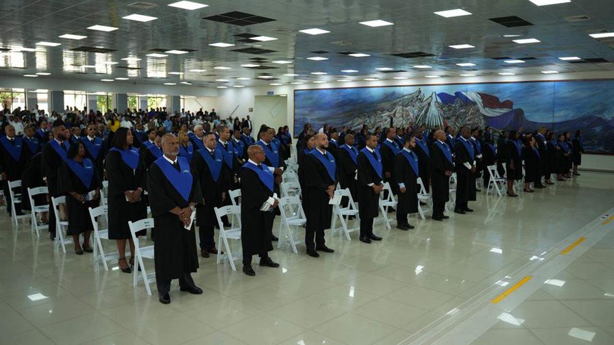 Unefa celebra su XXVI graduación con un llamado al liderazgo ético y al emprendimiento social Unefa celebra su XXVI graduación con un llamado al liderazgo ético y al emprendimiento social