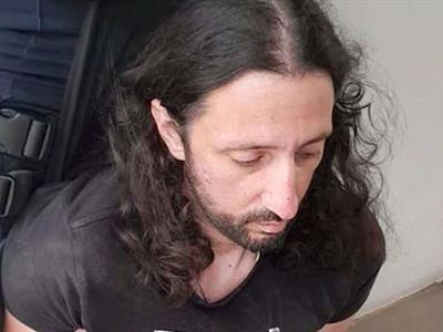 Líder de grupo es investigado por doble femicidio en Argentina