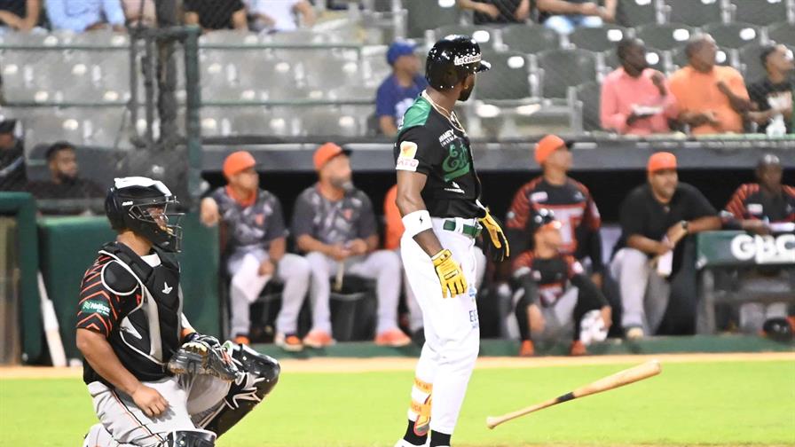 Video | Rodolfo Castro remolcó cinco y las Estrellas vencieron a los Toros en el Tetelo Vargas Video | Rodolfo Castro remolcó cinco y las Estrellas vencieron a los Toros en el Tetelo Vargas