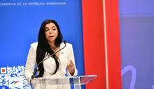 Yeni Berenice agradece muestras de solidaridad tras la muerte de su padre