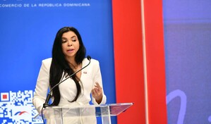 Yeni Berenice agradece muestras de solidaridad tras la muerte de su padre