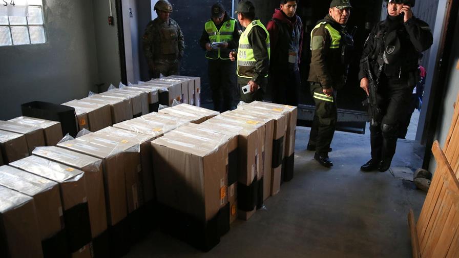 82,000 bolivianos podrán votar el domingo en España para elegir al presidente de su país