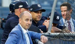 Brian Cashman dice que los Yankees no tienen un presupuesto infinito para contratar peloteros