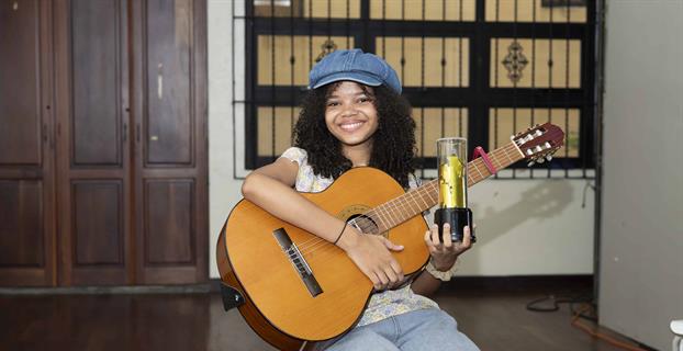 "Ya me lo creo": cantautora de 13 años conquista el Golden Buzzer en DGT con una canción propia