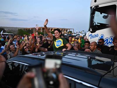 Michelle Bolsonaro deja en manos de Dios decidir si se postulará