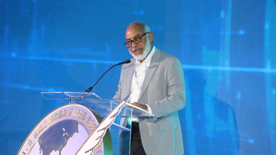 Persio Maldonado: Los desafíos de los medios son los mismos que enfrenta la democracia en América