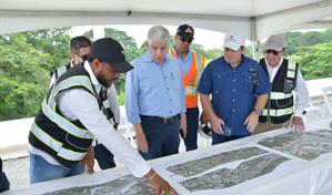 El Gobierno supervisa construcción de las circunvalaciones de Navarrete y Moca