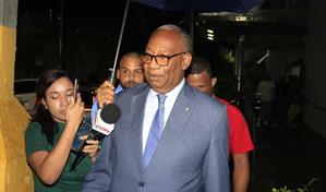 Tras ser intervenido quirúrgicamente, trasladan a cuidados intensivos al vigilante herido en la UASD