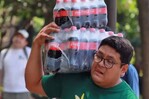 Coca-Cola reducirá 30 % el azúcar en sus bebidas en México tras acuerdo con el gobierno Coca-Cola reducirá 30 % el azúcar en sus bebidas en México tras acuerdo con el gobierno
