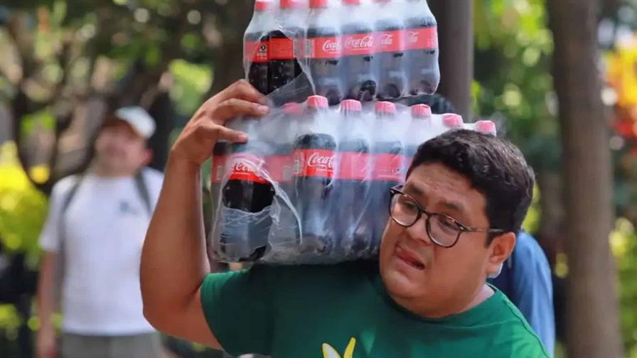 Coca-Cola reducirá 30 % el azúcar en sus bebidas en México tras acuerdo con el gobierno Coca-Cola reducirá 30 % el azúcar en sus bebidas en México tras acuerdo con el gobierno