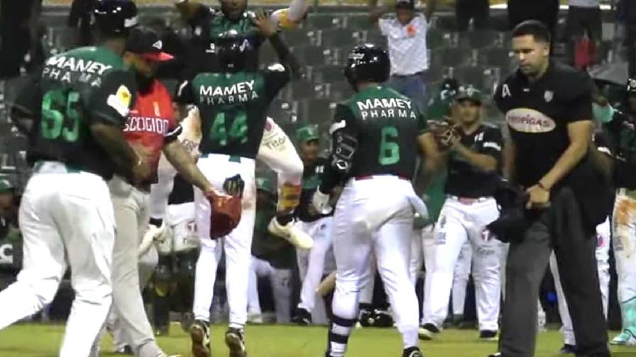 Escogido por evitar el pánico y Estrellas por mantener el invicto se citan hoy en el Quisqueya Escogido por evitar el pánico y Estrellas por mantener el invicto se citan hoy en el Quisqueya