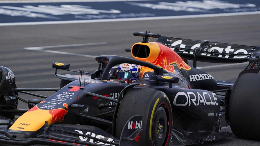 Verstappen ganó la accidentada carrera corta de Austin, que Sainz concluyó tercero Verstappen ganó la accidentada carrera corta de Austin, que Sainz concluyó tercero