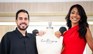 Luis Domínguez vestirá a la representante de Islas Turcas y Caicos en Miss Universo
