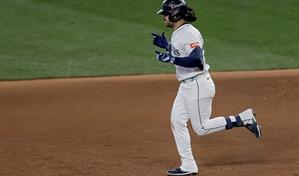 Un Grand slam de Suárez coloca a Marineros a una victoria de su primera Serie Mundial