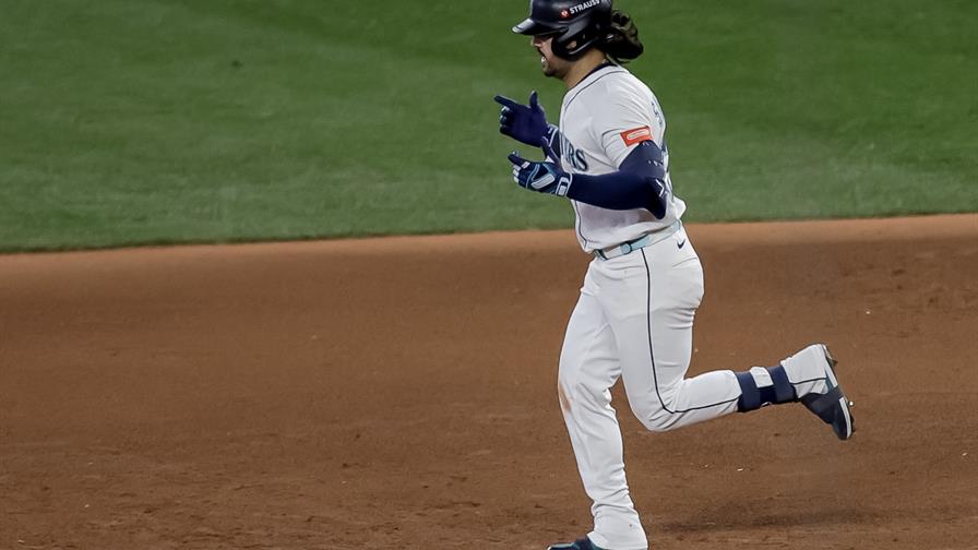 Un Grand slam de Suárez coloca a Marineros a una victoria de su primera Serie Mundial Un Grand slam de Suárez coloca a Marineros a una victoria de su primera Serie Mundial