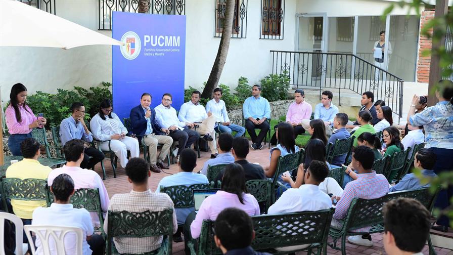 Abel Martínez exhorta a la juventud a ser partícipe de la construcción del futuro en RD Abel Martínez exhorta a la juventud a ser partícipe de la construcción del futuro en RD