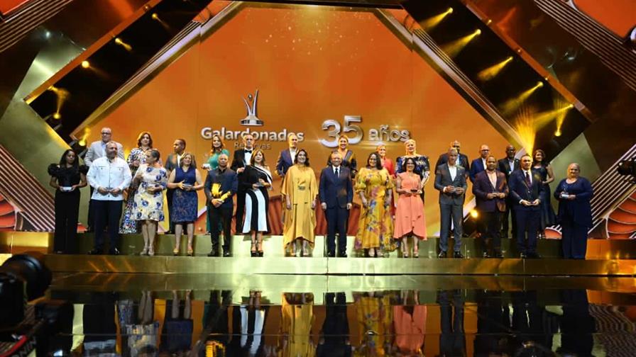 Banreservas reconoce la trayectoria de sus colaboradores Banreservas reconoce la trayectoria de sus colaboradores