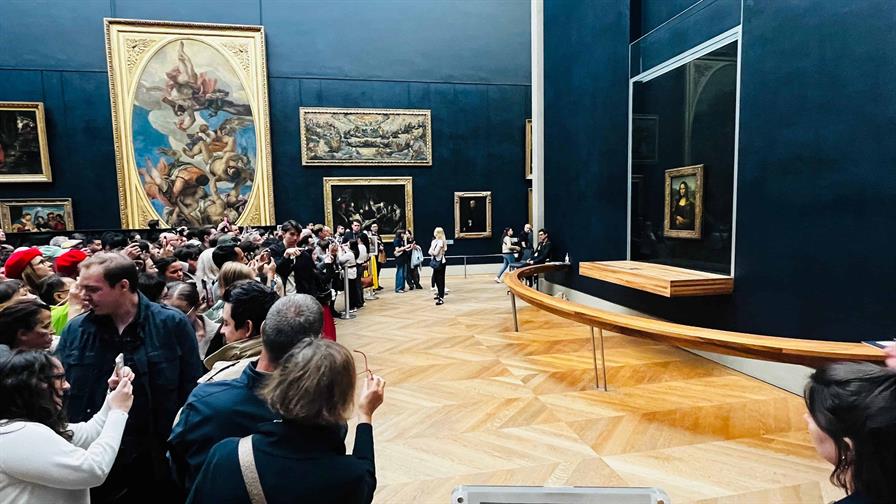 Robos sacuden al Museo del Louvre