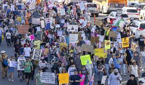 "No Kings": más de siete millones protestan en EE.UU. contra el "autoritarismo" de Trump