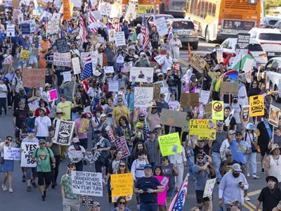 Movilización pacífica en EE.UU. contra Donald Trump