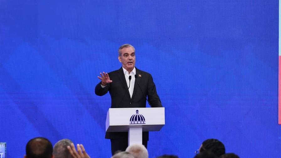 Abinader dice que hay abundancia de dólares pese a que el precio se mantiene en 63 por uno Abinader dice que hay abundancia de dólares pese a que el precio se mantiene en 63 por uno