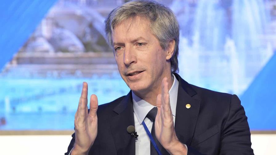 Argentina y EE. UU. firman acuerdo de estabilización cambiaria por 20,000 millones de dólares Argentina y EE. UU. firman acuerdo de estabilización cambiaria por 20,000 millones de dólares