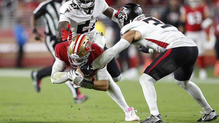 En modo demoledor, McCaffrey guía a los 49ers a triunfo sobre los Falcons En modo demoledor, McCaffrey guía a los 49ers a triunfo sobre los Falcons