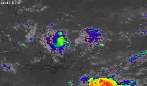 Indomet prevé fuertes aguaceros sobre el país por onda tropical ; COE convoca rueda de prensa