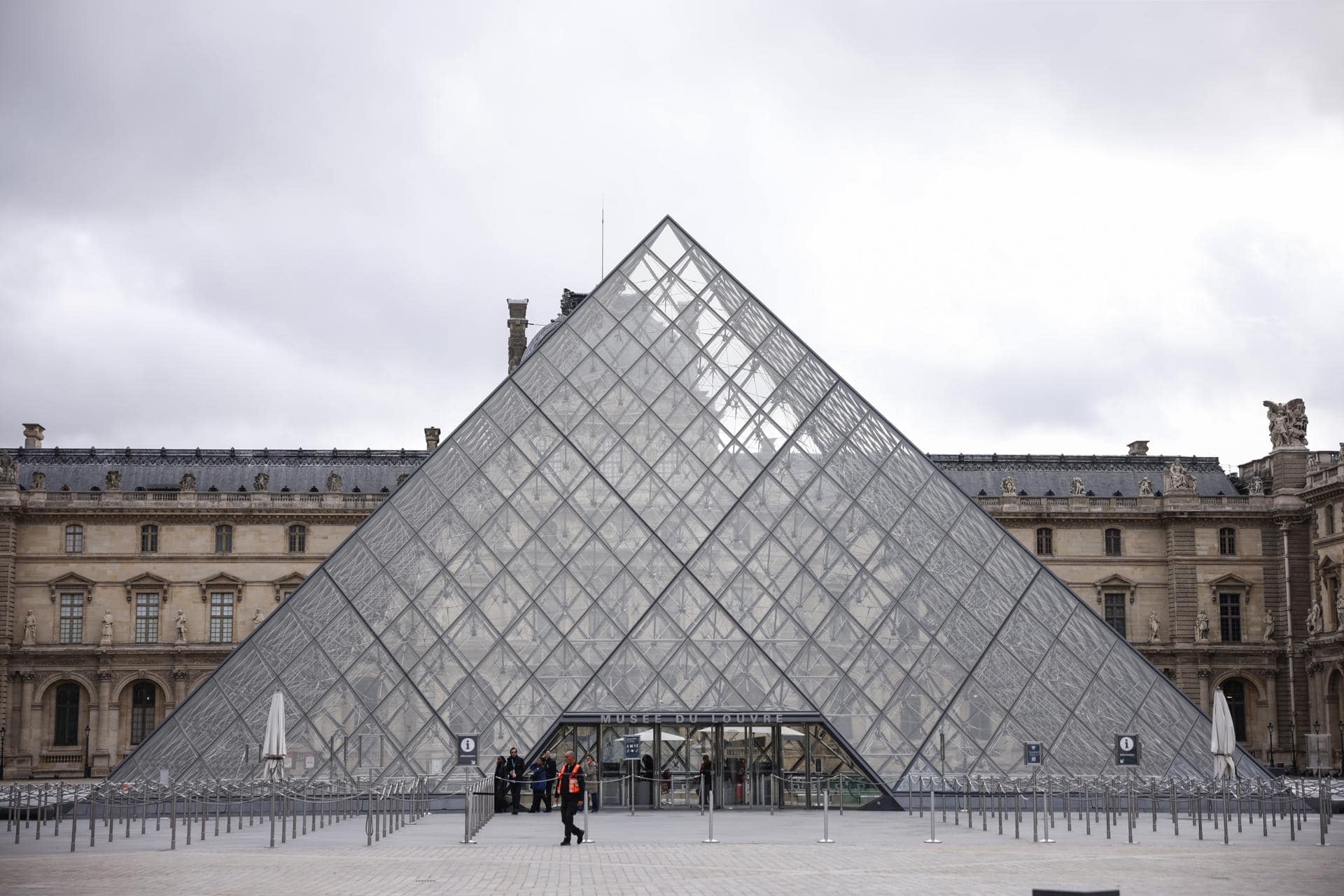 Cinco cosas sobre las joyas robadas en el Louvre