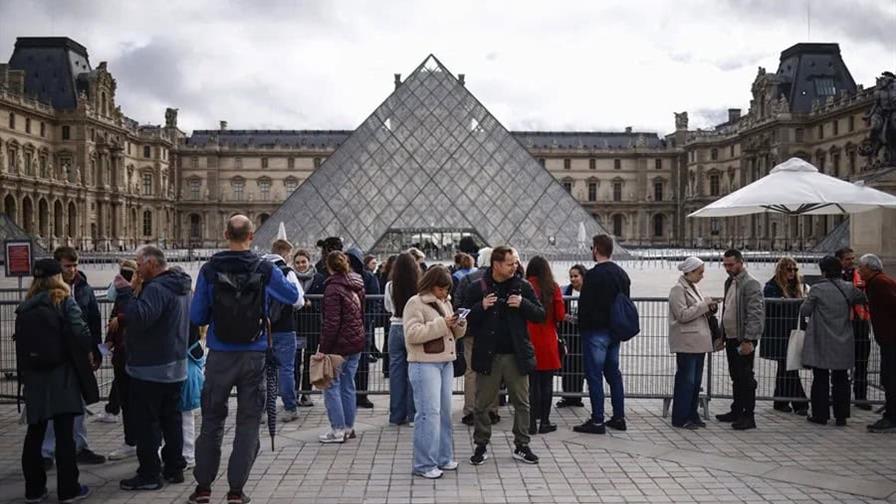 Robo de joyas de un valor incalculable sacuden el Museo del Louvre Robo de joyas de un valor incalculable sacuden el Museo del Louvre