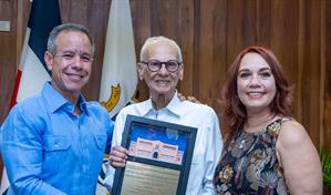 Alcalde de PR honra al ingeniero Francisco Ramírez al designar con su nombre la Casa Dominicana