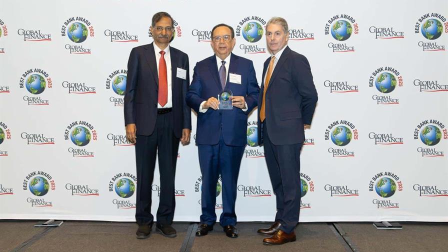 Héctor Valdez Albizu reconocido entre los mejores gobernadores de bancos centrales