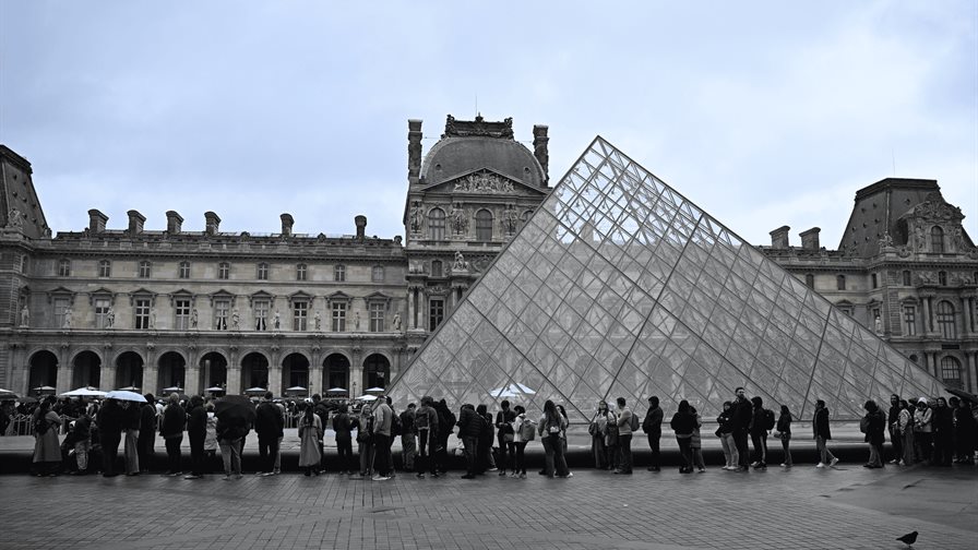 Las joyas de la Corona del Louvre: ocho minutos de un espectacular robo Las joyas de la Corona del Louvre: ocho minutos de un espectacular robo