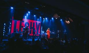 Techy Fatule cautiva en su función extra en Escenario 360