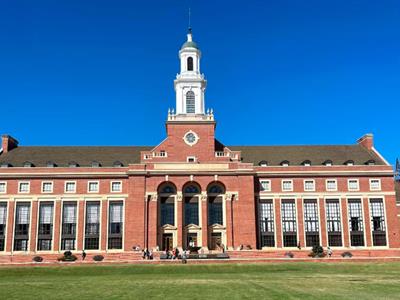 Tres heridos en un tiroteo en residencia de un campus en Oklahoma